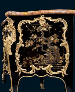 Kommode, ca. 1745 (ormolu-monteret japansk lak & eboniseret træ)