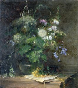 Vilde blomster i en glasvase