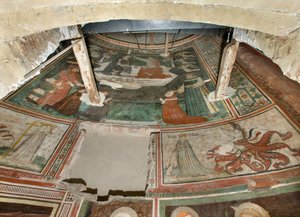 Nordlige tværskib, Ærkeenglen St. Michaels alter, bag altertavlen fresker af Bonifacio Bembo, dyd tro og ydmyghed, Jomfruens kroning og Kristus omgivet af engle af Bonifacio Bembo