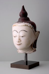 Buddhas hoved, man-stil (alabaster)