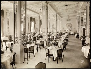 En spisestue på Robert Treat Hotel, Newark, New Jersey, 1916 (sølv gelatinetryk) af Byron Company