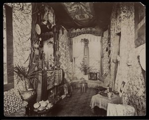 En udsmykket stue i Blakely Hall-boligen på 11 West 45th Street, New York, 1896-98 (sølv gelatinetryk) af Byron Company
