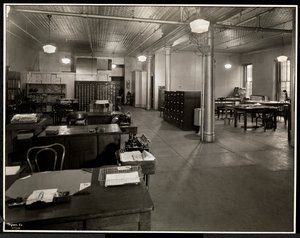 Hovedkontoret for Carolyn Laundry på 111 East 129th Street, East Harlem, New York, 1929 (sølv gelatinetryk) af Byron Company