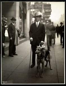 Hr. Himmel fra New York Association for the Blind, 111 East 59th Street, rew York, 1930 (sølv gelatinetryk) af Byron Company