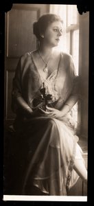 Portræt af Jobyna Howland, 1908-9 (sølv gelatinetryk) af Byron Company