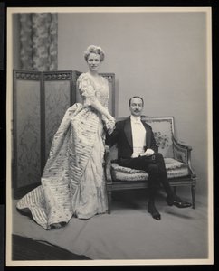 Portræt af en uidentificeret mand og kvinde ved James Hazen Hyde Ball, New York, 31. januar 1905 (sølv gelatinetryk)