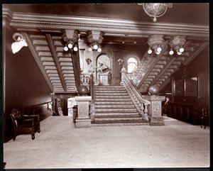 Trappe ved Park Avenue Hotel, 1901 eller 1902 (sølv gelatinetryk) af Byron Company