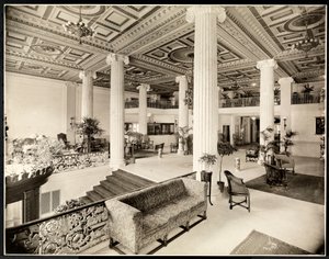 Indgangen og lobbyen på Robert Treat Hotel, Newark, New Jersey, 1916 (sølv gelatinetryk) af Byron Company