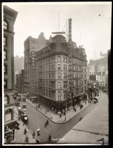 Udsigt over Grand Hotel ay 31st Street og Broadway, New York, ca. 1914 (sølv gelatinetryk) af Byron Company