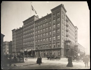 Windsor Hotel på 5th Avenue fra 46th til 47th Streets, New York, 1898 (sølvgelatineprint) af Byron Company