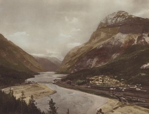 Field, British Columbia og Mount Stephen (farvefoto)
