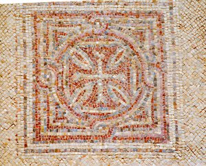 Detalje af et kors fra mosaikgulvet i den byzantinske kirke i Shoham, Israel, ca. 5. århundrede e.Kr. (mosaik) af Byzantine Byzantine