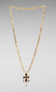 Kæde med vedhængskors, 500s (guld, glas, perle, granat og safir) af Byzantine School