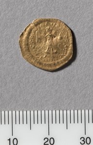 Half Tremissis af Justinian I, Konstantinopel, 527-565 (guld) af Byzantine School
