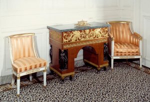 Furniture Premier Empire: kontoret for den imponerede Josephine de Beauharnais (1763-1814) realiseret af brødrene Jacob (1800-tallet) efter tegningerne af Charles Percier og Pierre Fontaine. 1800 Versailles, Grand Trianon af C. and Fontaine P. Percier