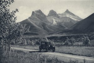 De canadiske Rockies: Three Sisters, Banff (s/h-foto) af Canadian Photographer