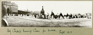 Det hellige tæppe forlader Cairo på vej til Mekka, september 1917 af Capt. Arthur Rhodes