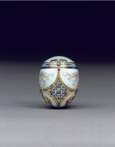 Sjælden juvelbesat tofarvet ægbonbonnière, 1896-1908 af Carl Fabergé
