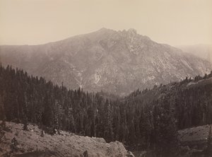 Davoncastle Butte, Sierra Nevada, ca. 1866-1870. af Carleton E. Watkins