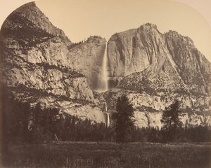 2637 Ft. Yosemite Fall, set forfra, 1861. af Carleton Emmons Watkins