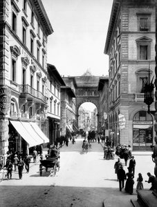 Via Strozzi, Firenze, ca. 1890 (s/h-foto)
