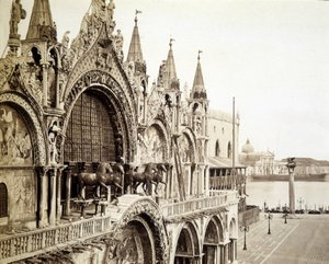 Hestene i San Marco-basilikaen i Venedig - fotografi af C. Naya