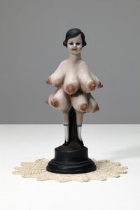 El Shaddai, 2013 (oliemaling på patineret bronze) af Cathie Pilkington