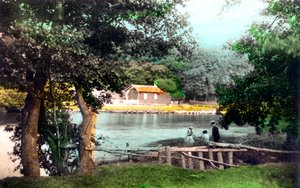 Ruswarp Dam, Whitby, North Yorkshire, 1926. af Cavenders Ltd