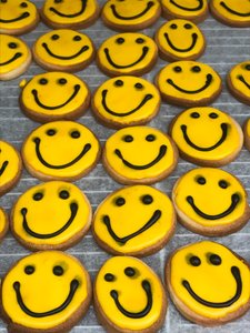 Komposition - Smiley, 2019 (foto) af Cécile Jamet