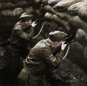Dækker vejspærringen, 1941 af Cecil Beaton