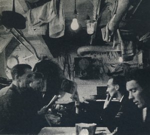 Funktionel brug af plads på messedækket, 1941 af Cecil Beaton