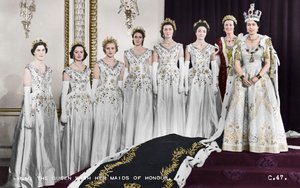 HM Dronning Elizabeth II med hendes Maids of Honour, The Coronation, 2. juni 1953