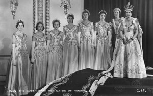 HM Dronning Elizabeth II med hendes Maids of Honour, The Coronation, 2. juni 1953