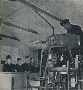 Instruktion for luftkanoner, 1941 af Cecil Beaton