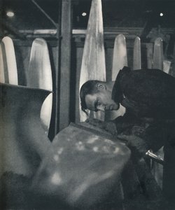 Måleluftskrueblade, 1941 af Cecil Beaton