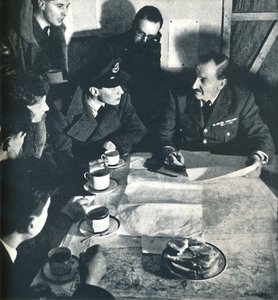 Tilbage: Forhør, 1941 af Cecil Beaton