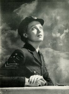 Ser slaget, c1943. af Cecil Beaton