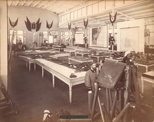 Interiør af den spanske regeringsbygning, i den spanske afdeling af Centennial Exposition af Centennial Photographic Co.