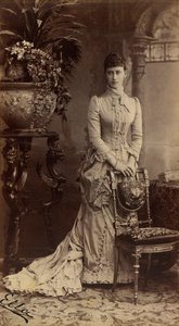 Elisabeth Fiodorovna de Russie (nee Elisabeth de Hesse Darmstadt) - Portræt af storhertuginde Elizaveta Fyodorovna (1864-1918), prinsesse Elizabeth af Hessen og ved Rhinen, af Bergamasco, Charles (Karl) (1830-1896). Albumin Photo, ca 1884. Russisk Statsfil