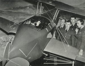 RAF-personale lærer at flyve i en flysimulator under Anden Verdenskrig, 1941.