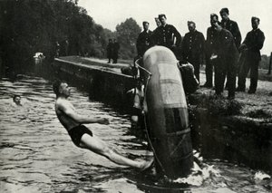 RAF-personale lærer at bruge en jolle, 1941.