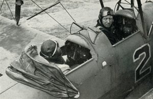 RAF-pilot lærer at flyve under Anden Verdenskrig, 1941.
