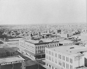 Ser North East, Dallas af Charles Erwin Arnold