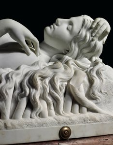 En Rhodopis-figur i naturlig størrelse på sokkel, 1862 af Charles Francis Fuller