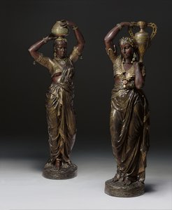 To bronzefakler i form af indiske kvinder, der bærer vaser, 1862 -1865