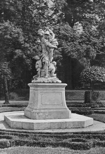 East Side of the South Garden (s/h foto) af Charles Latham