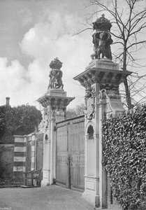 Blomsterpotteportene ved Hampton Court af Charles Latham