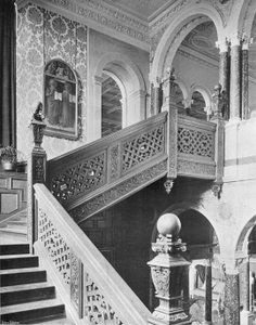 De gennemborede balustrader på Grand Stairway