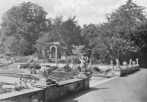 Vest- og Sydterrasserne af Charles Latham