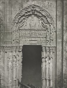 Chartres-katedralen: Højre dør i den kongelige portal med Vor Frue af Chartres af Charles Nègre